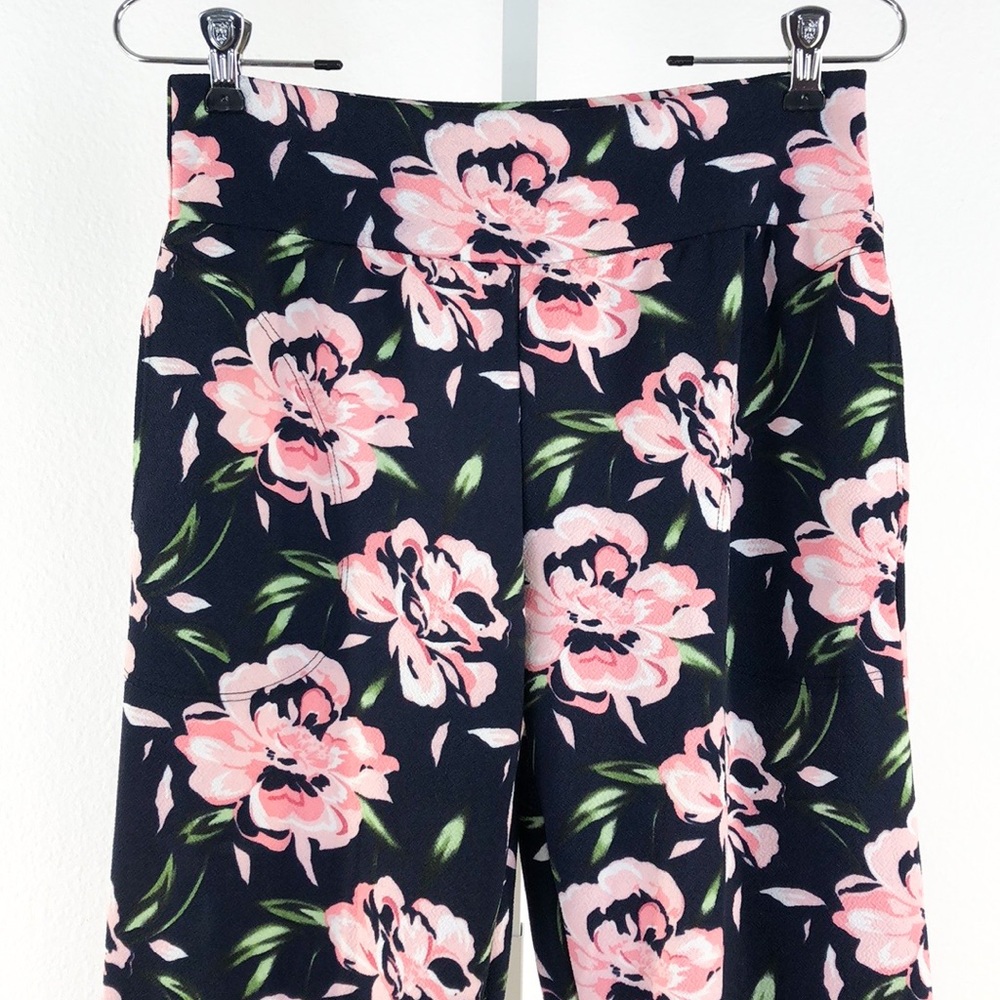J Mode Boutique Floral Print Pull on Pants - Picture 2 of 7